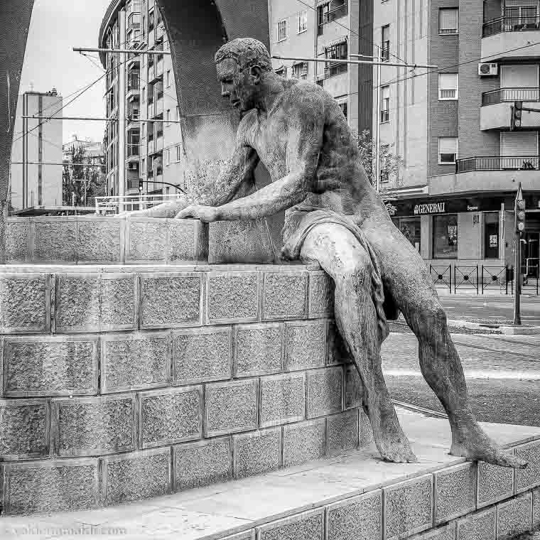 Monumento a los Donantes de Sangre en Jaén. Vista 3